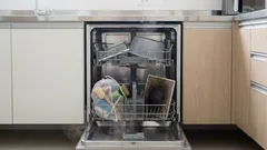 8 coisas que você não sabia que dá para lavar na lava-louças (e as que não podem)