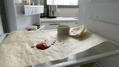 7 usos do papel-manteiga que facilitam a limpeza e a organização da casa