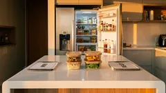 Cozinha limpa e organizada: roteiro rápido em 5 passos para manter tudo em ordem