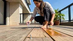 Deck de madeira: onde usar, medidas certas e como evitar empeno