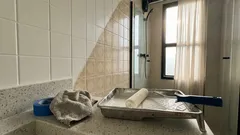 Como pintar azulejo do banheiro e transformar o ambiente sem reforma