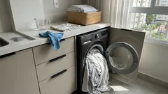 Pode lavar toalhas e lençóis na mesma máquina? O detalhe que muda o desgaste — e o enxágue