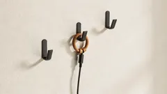 13 ideias para organizar a casa com ganchos e liberar espaço sem reforma