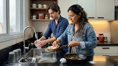 Como organizar a louça antes de lavar e evitar gordura espalhada na cozinha