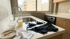 O que fazer com biquíni, maiô e sunga logo depois do mar ou da piscina para não perder o caimento