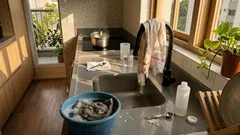 Panos de cozinha: uma rotina simples e 4 jeitos de desinfetar (com diluições e tempos certos)